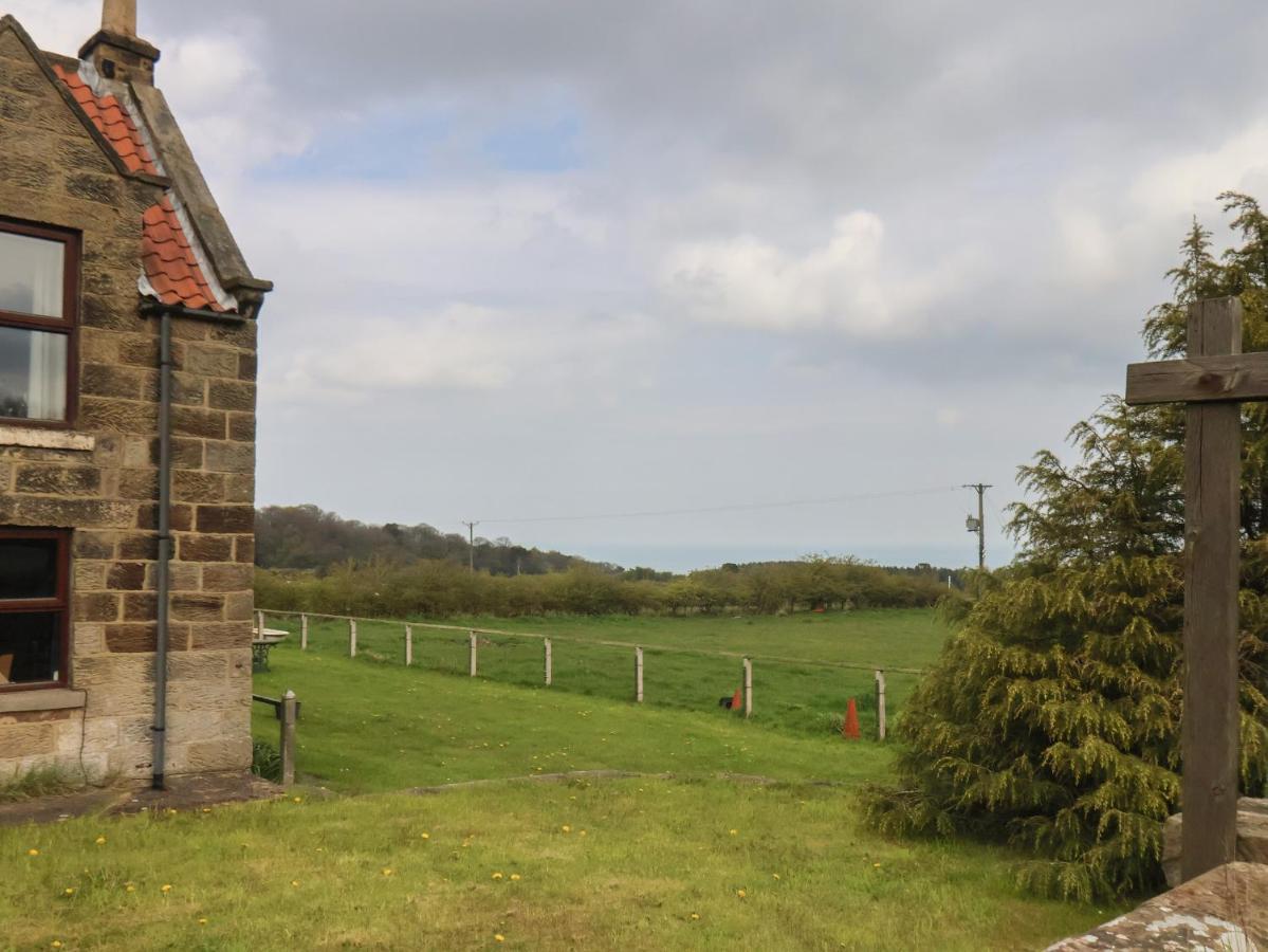 Cow Byre Cottage Γουίτμπι Εξωτερικό φωτογραφία