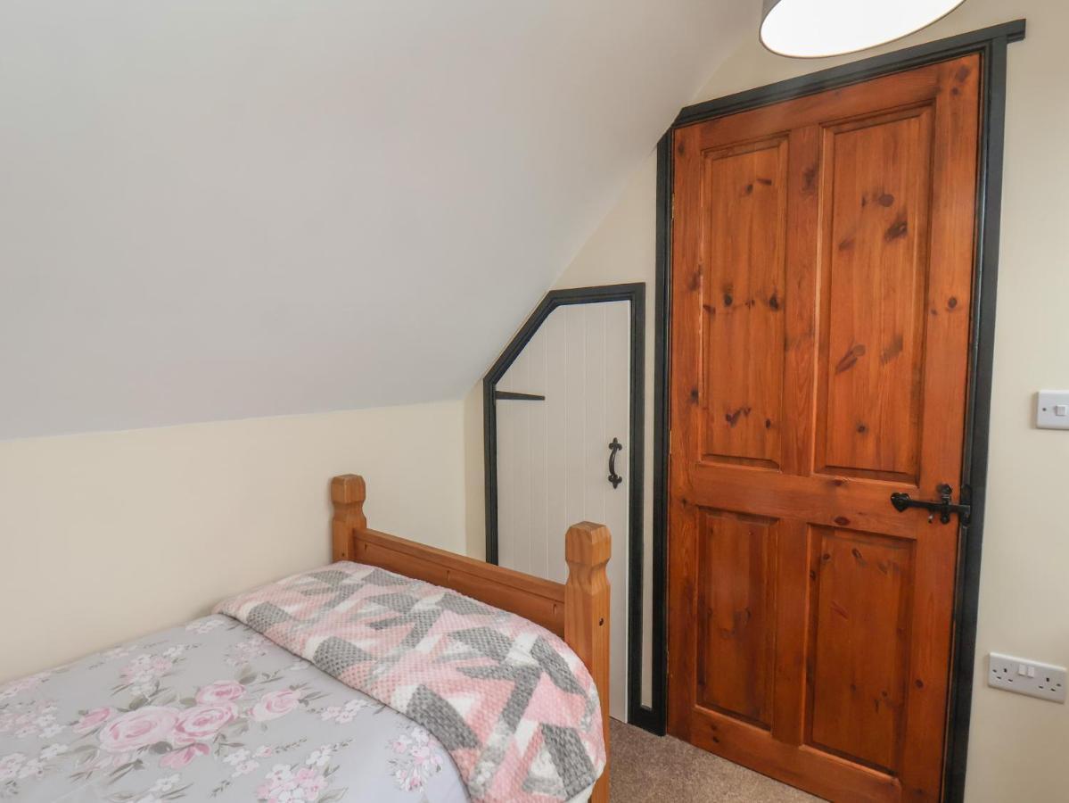 Cow Byre Cottage Γουίτμπι Εξωτερικό φωτογραφία